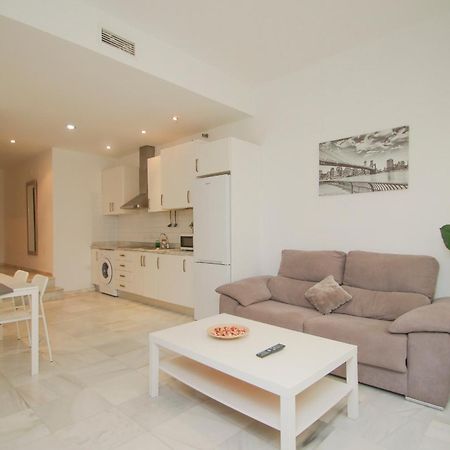Lovely Apt In The City Center - 15M Walk Giralda Sevilla Bagian luar foto