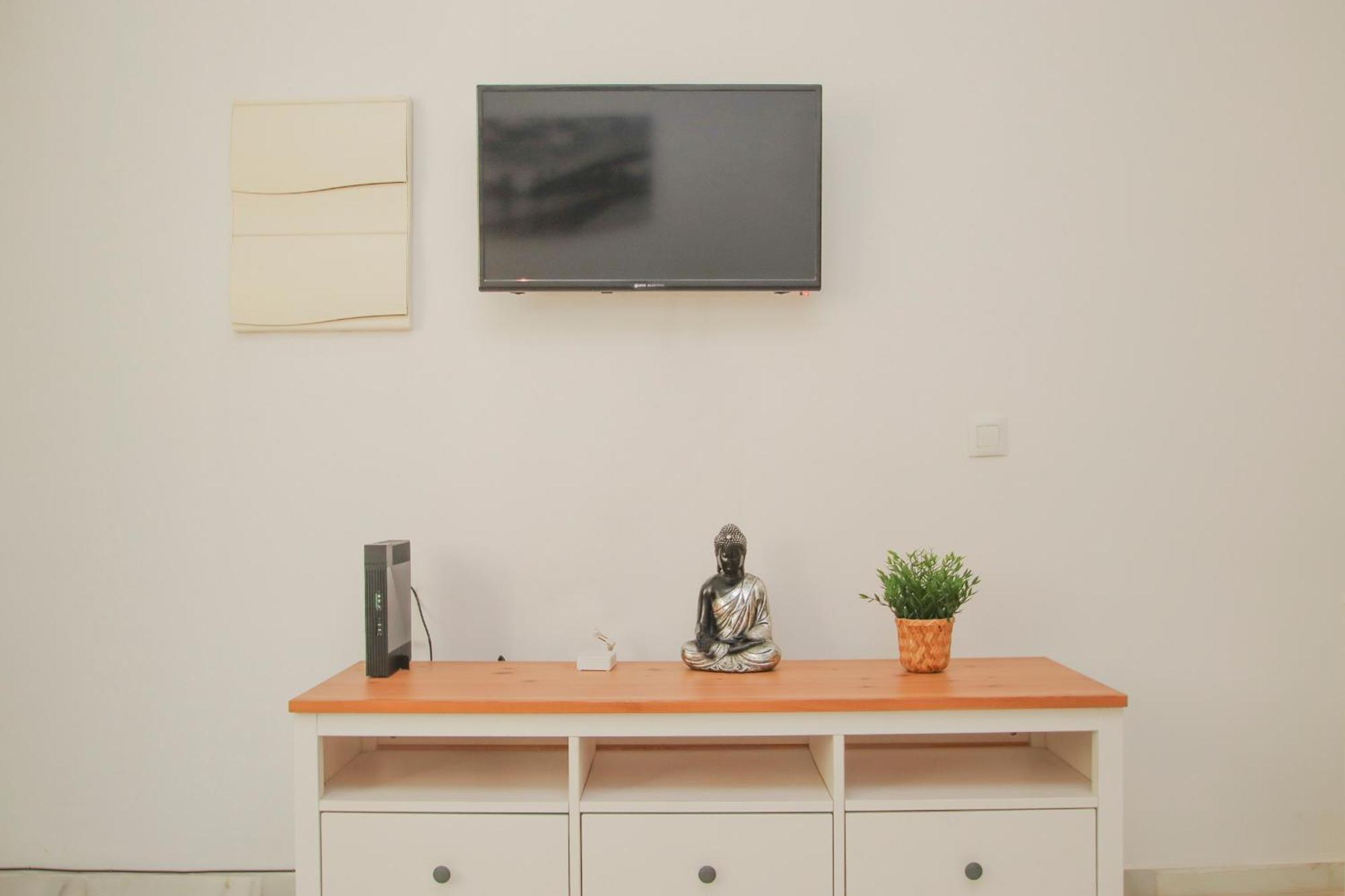 Lovely Apt In The City Center - 15M Walk Giralda Sevilla Bagian luar foto