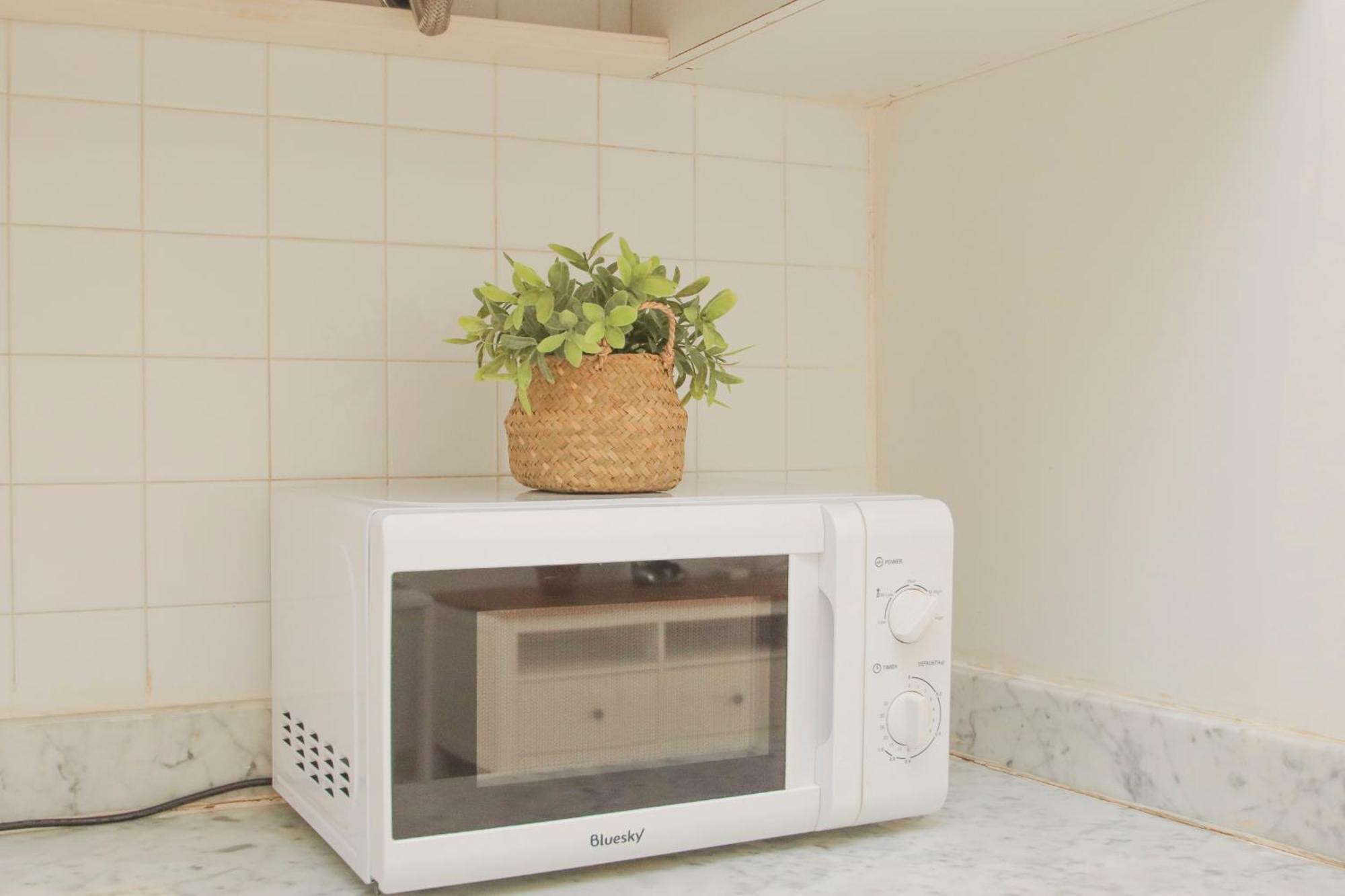 Lovely Apt In The City Center - 15M Walk Giralda Sevilla Bagian luar foto