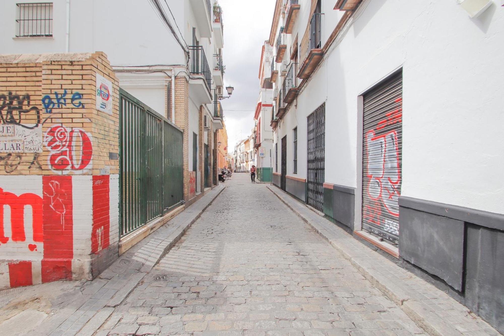 Lovely Apt In The City Center - 15M Walk Giralda Sevilla Bagian luar foto