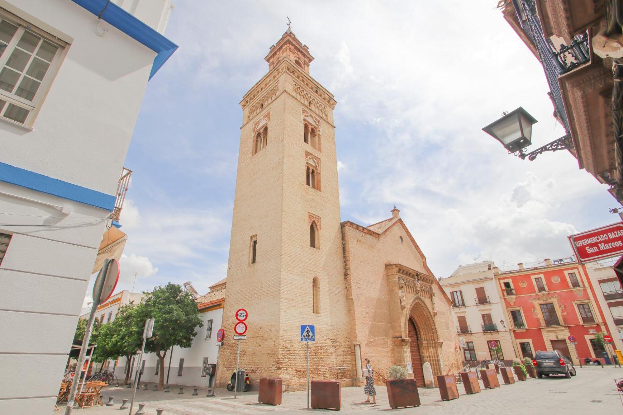 Lovely Apt In The City Center - 15M Walk Giralda Sevilla Bagian luar foto